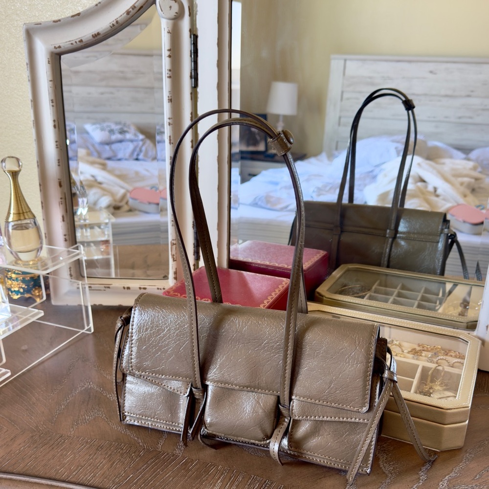 Zara pocketed shoulder bag